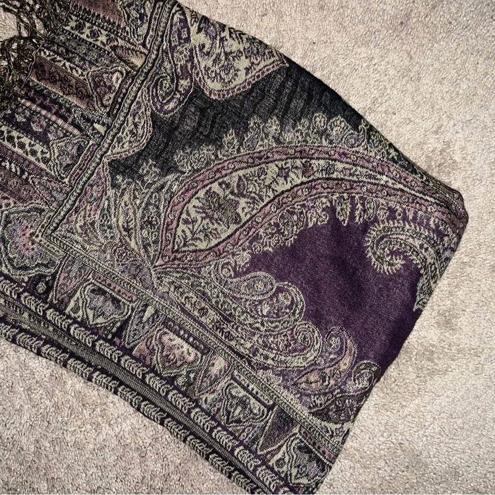 Pashmina Scarf Wrap Shawl Purple and Cream Fringed 72”x27”